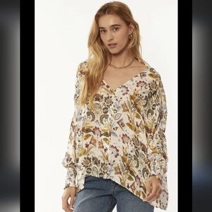 AMUSE SOCIETY | Women's White Floral Glenhaven Woven V-Neck Button Down Blouse
